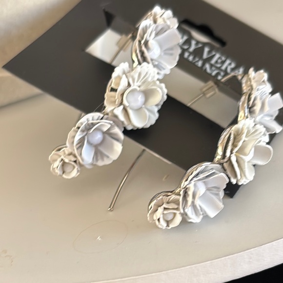 Simply Vera Vera Wang White Floral Necklace - Picture 10 of 10